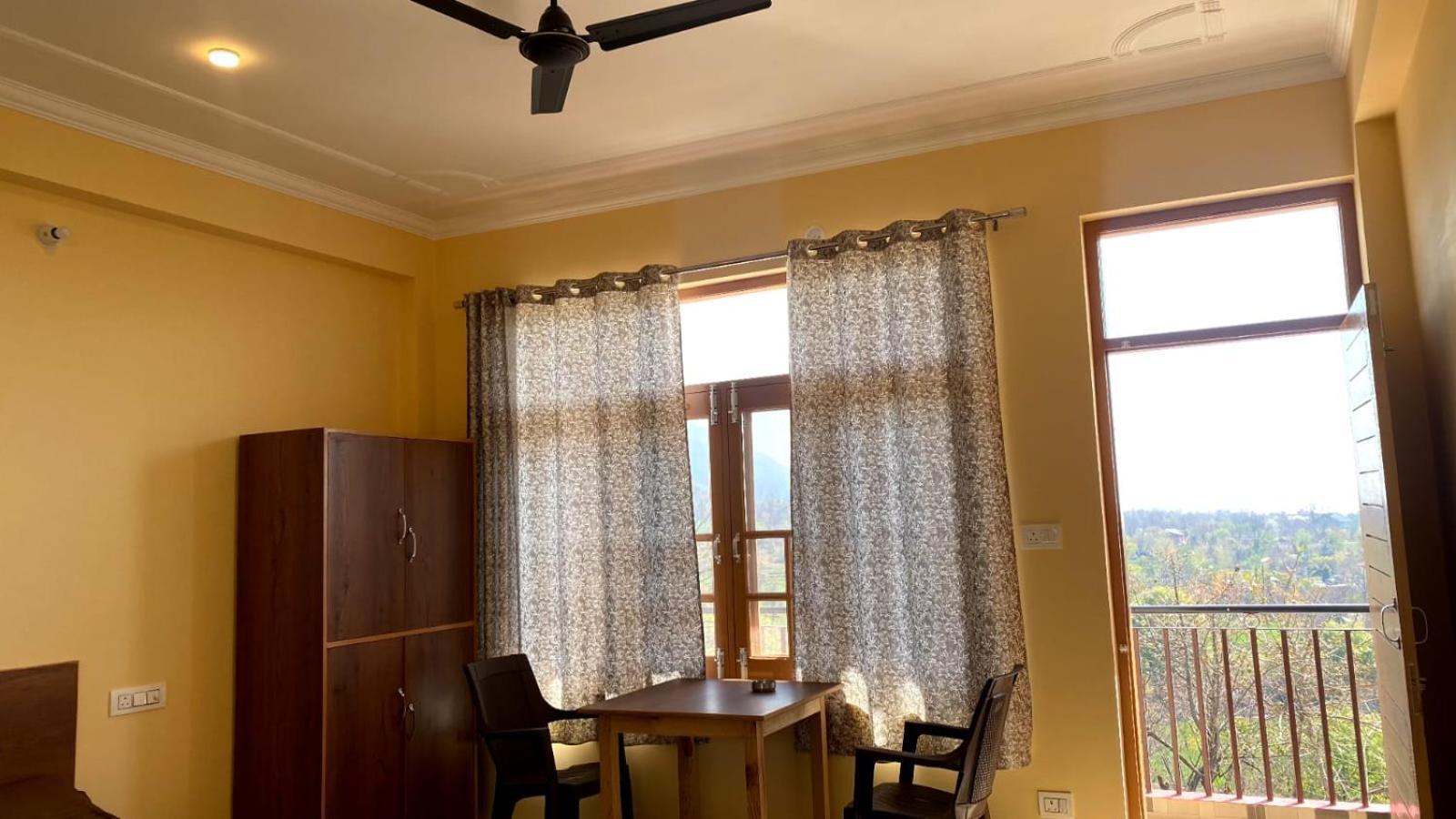 Happy Home Stay, Dharamshala Extérieur photo